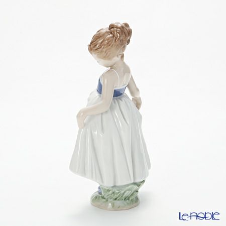 リヤドロ ドレスでおめかし 09172