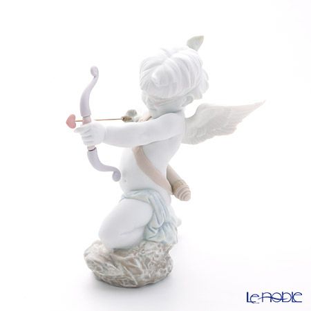 リヤドロ ハートに命中 9209