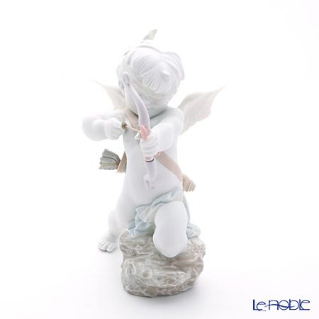 リヤドロ ハートに命中 9209