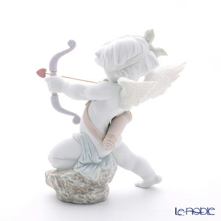 リヤドロ ハートに命中 9209