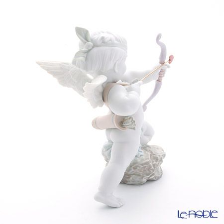 リヤドロ ハートに命中 9209