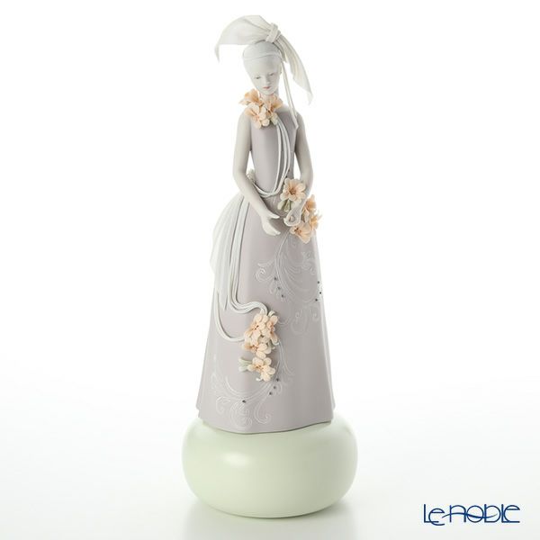 リヤドロ オート・アリュール （高貴） 09359（42×15cm）