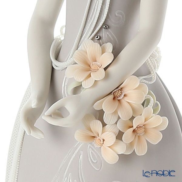 リヤドロ オート・アリュール （高貴） 09359（42×15cm）