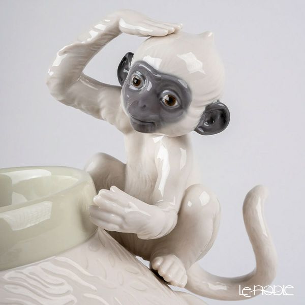 リヤドロ ベース（モンキー） 09499