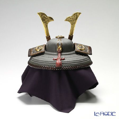 リヤドロ 兜 13041（限定3500体）