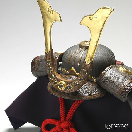 リヤドロ 兜 13041（限定3500体）