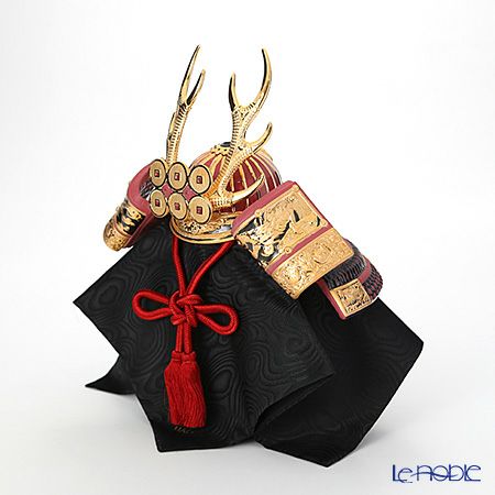 リヤドロ 兜 Red 13048