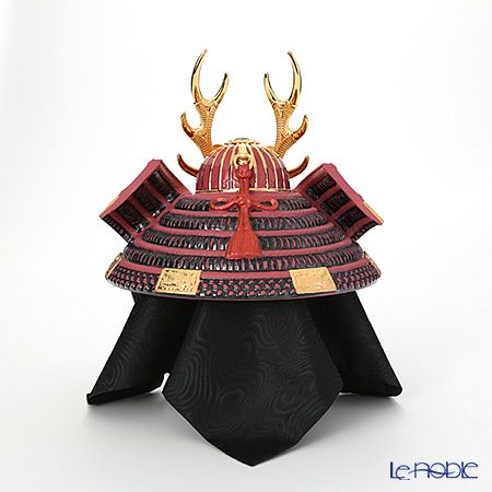 リヤドロ 兜 Red 13048