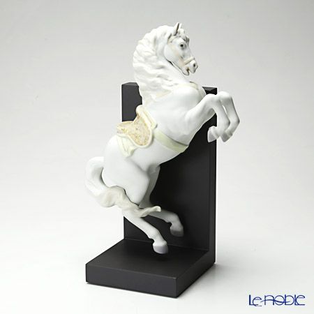 リヤドロ 跳躍 18254