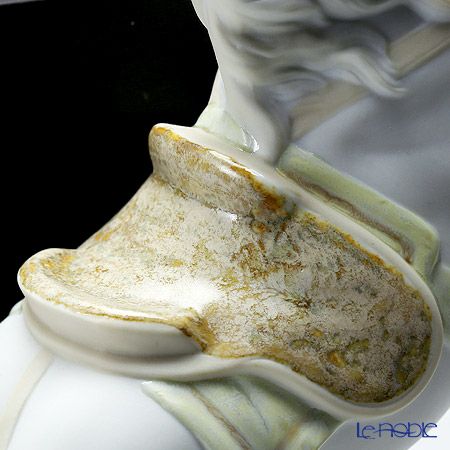 リヤドロ 跳躍 18254