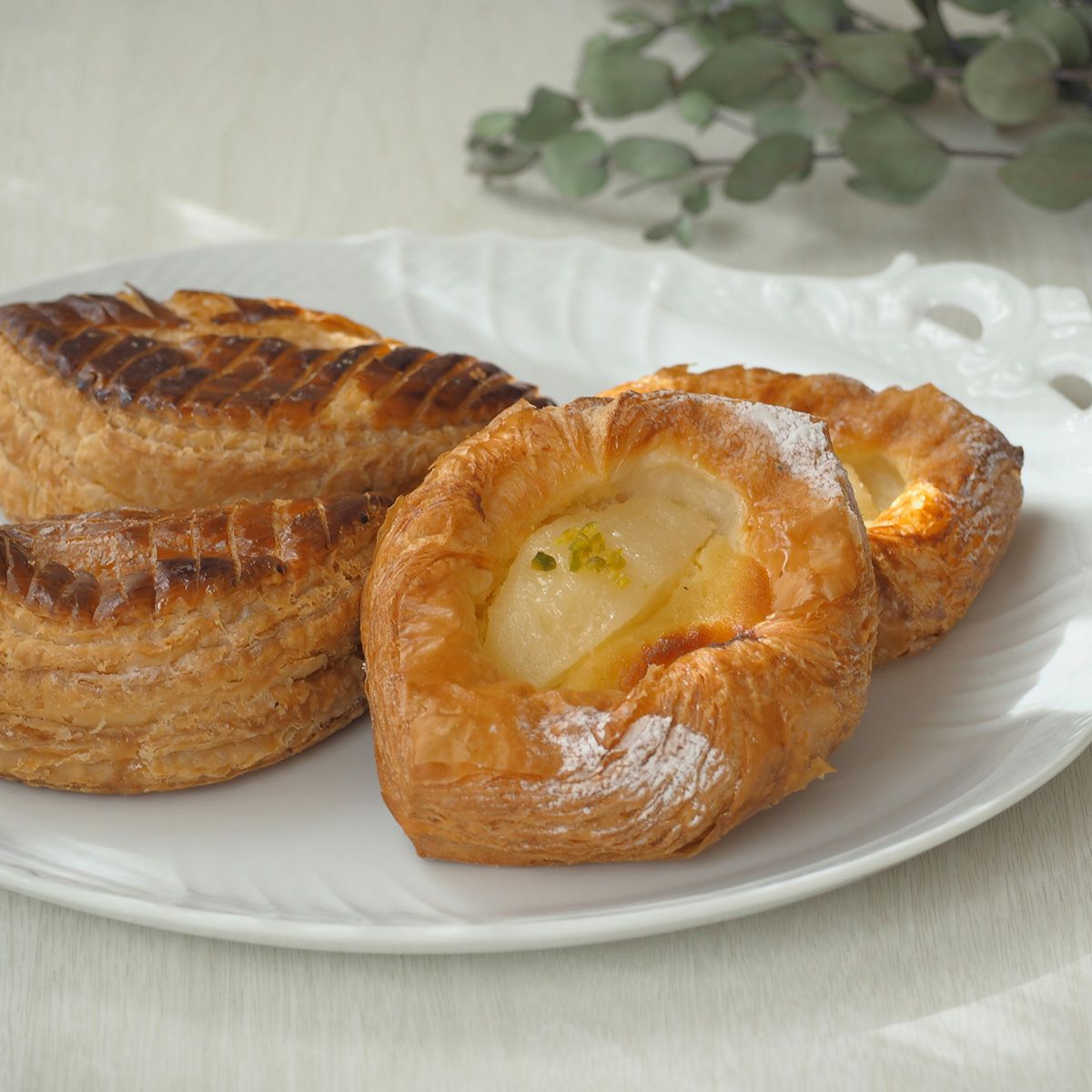 ジノリ1735／リチャード ジノリ（GINORI 1735／Richard Ginori） ベッキオホワイト ケーキトレイ 31cm