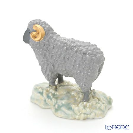 リヤドロ 羊（未）-WB 45145