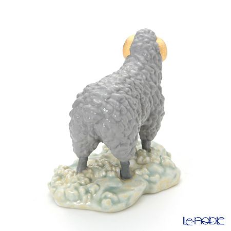 リヤドロ 羊（未）-WB 45145