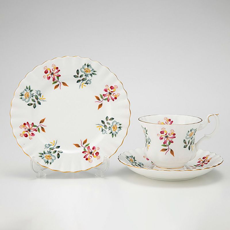 英国ヴィンテージ ロイヤルアルバート グラスミア トリオセット