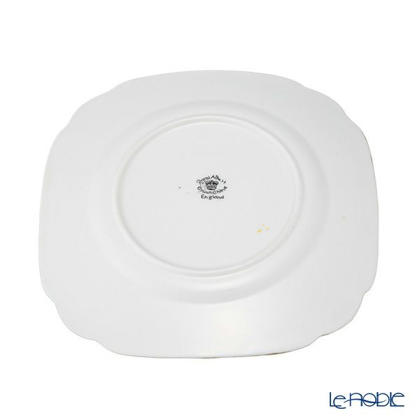 【1点限り】英国ヴィンテージ ロイヤルアルバート 手描き花柄 金彩 トリオセット B