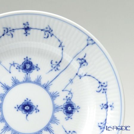 ロイヤルコペンハーゲン（Royal Copenhagen） ブルー フルーテッド プレイン プレート 17cm 1101617／1017198