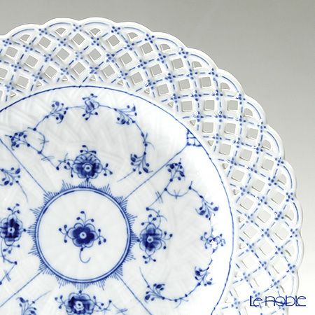 ロイヤルコペンハーゲン（Royal Copenhagen） ブルー フルーテッド フルレース プレート（オープンワーク） 25cm 1103638／1017242