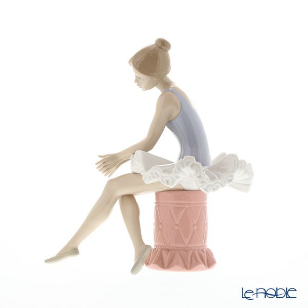 NAO ナオ Sitting Ballet Dancer 02001179（H22×20cm）