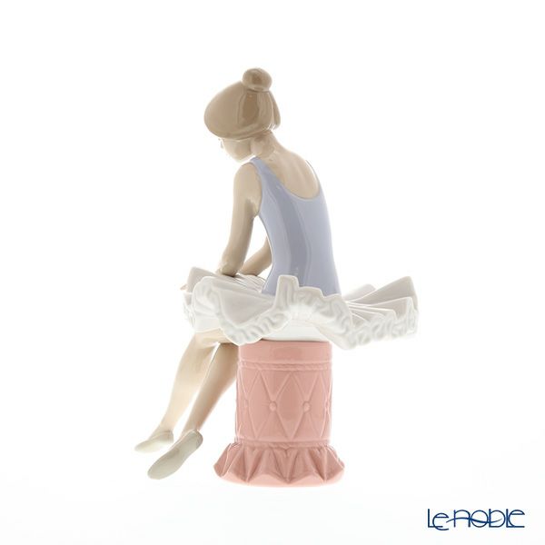 NAO ナオ Sitting Ballet Dancer 02001179（H22×20cm）