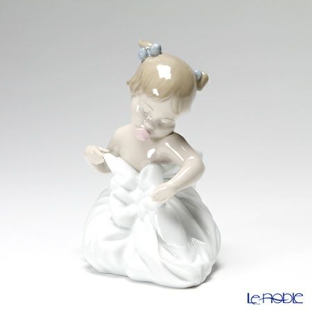 NAO ナオ お風呂上がりの女の子 02001337