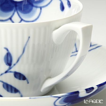 ロイヤルコペンハーゲン（Royal Copenhagen） ブルー フルーテッド メガ ティーカップ＆ソーサー 280ml 2381086／1017335