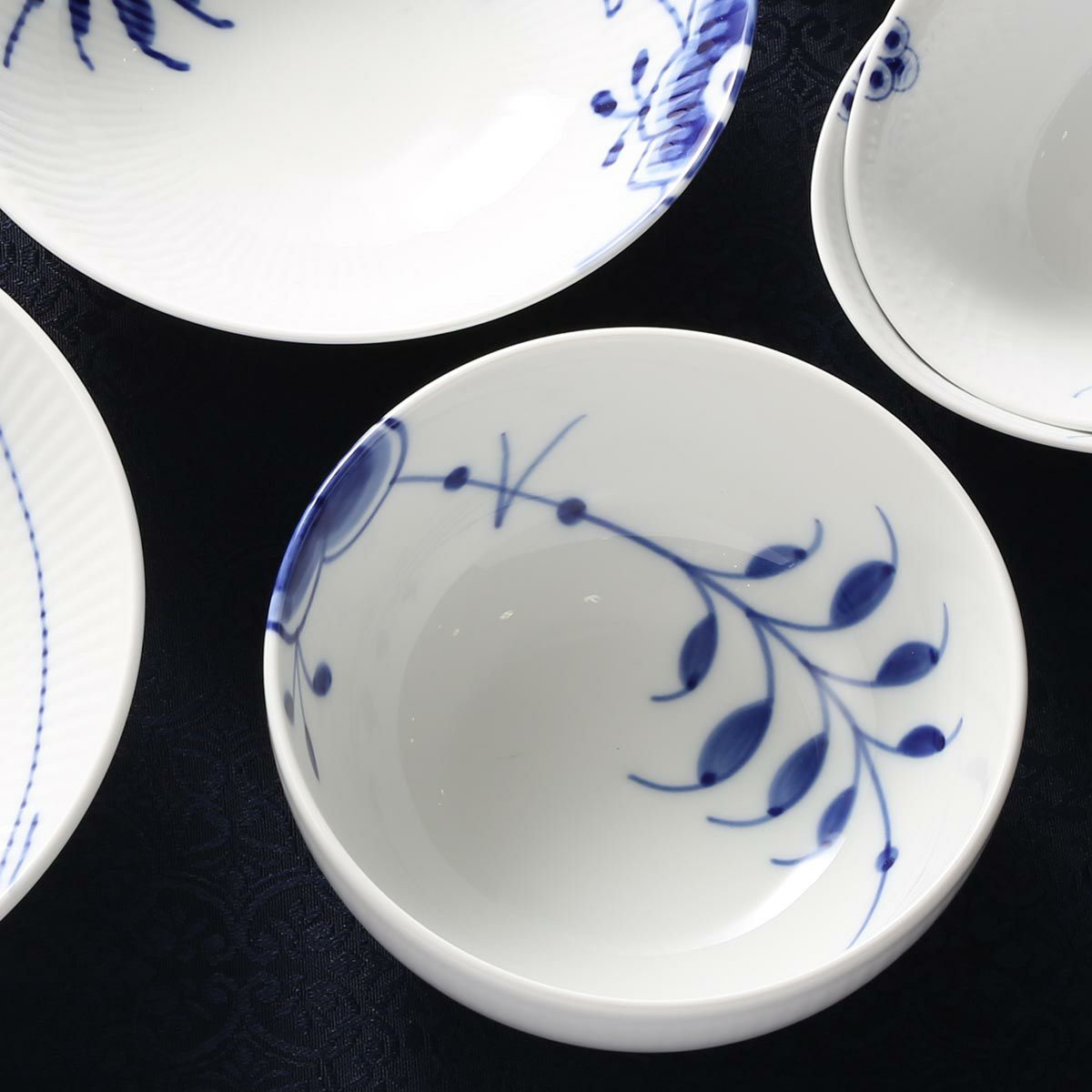 ロイヤルコペンハーゲン（Royal Copenhagen） ブルー フルーテッド メガ ボウル 13×H6cm 2381454／1017352