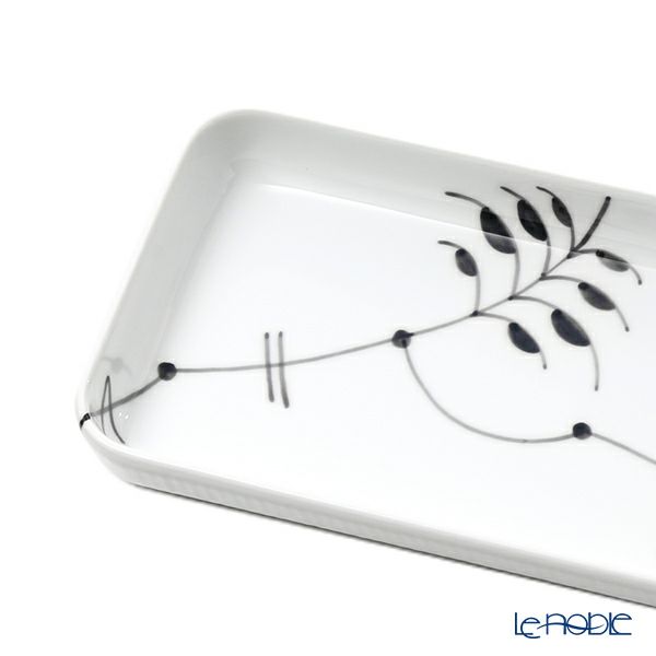 ロイヤルコペンハーゲン（Royal Copenhagen） ブラック フルーテッド メガ トレイ 36×12cm 2541378／1017024