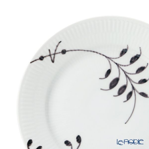 ロイヤルコペンハーゲン（Royal Copenhagen） ブラック フルーテッド メガ プレート 19cm 2542620／1017038