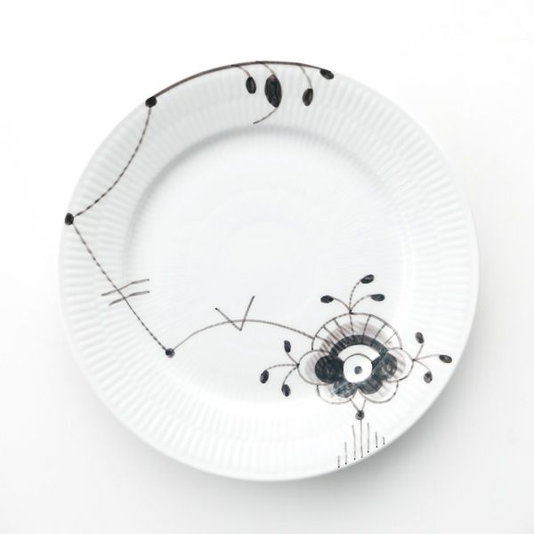 ロイヤルコペンハーゲン（Royal Copenhagen） ブラック フルーテッド メガ デザートプレート 22cm 2546622／1017472