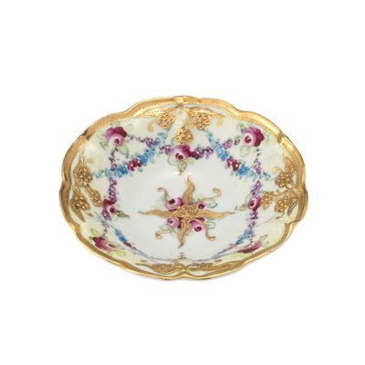 世界を魅了した陶磁器の芸術 「オールドノリタケ」コレクション