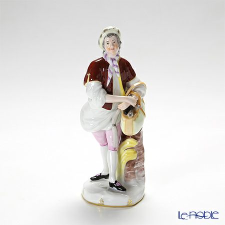 アウガルテン（AUGARTEN） フィギュリン（011210） サラミを売る商人 20.5cm 1011