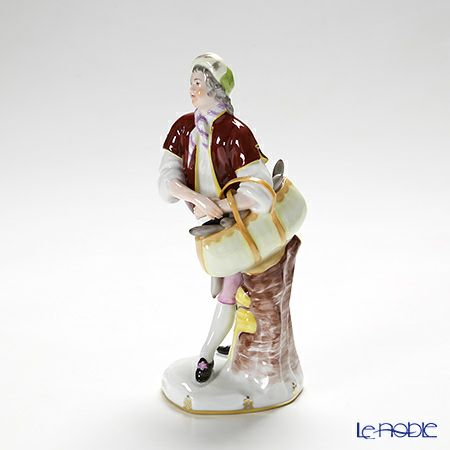 アウガルテン（AUGARTEN） フィギュリン（011210） サラミを売る商人 20.5cm 1011