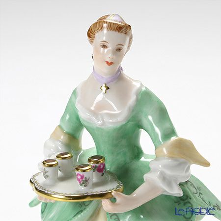 アウガルテン（AUGARTEN） フィギュリン（011210） ホットチョコレートを運ぶ少女 1015