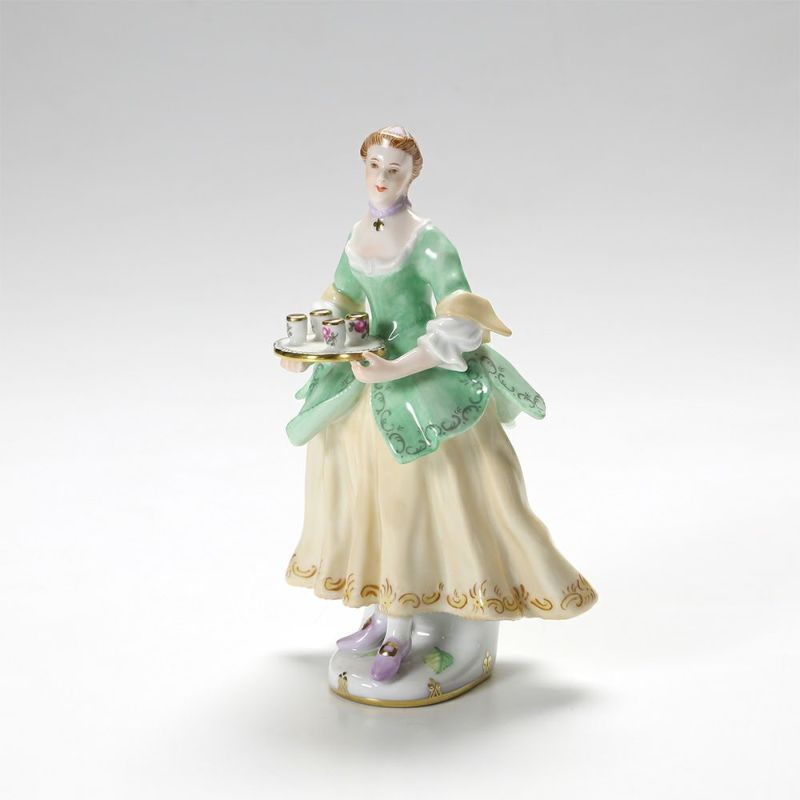 アウガルテン（AUGARTEN） フィギュリン（011210） ホットチョコレートを運ぶ少女 1015