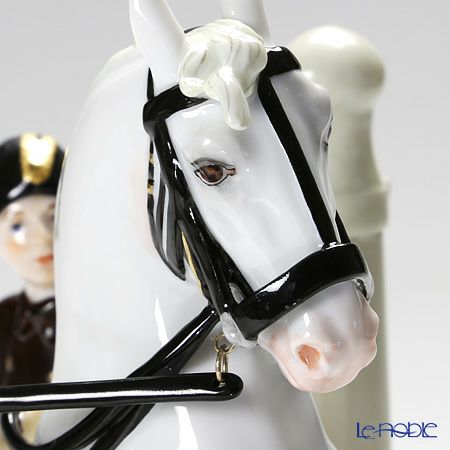 アウガルテン（AUGARTEN） フィギュリン（011210） スペイン乗馬学校 インザポスト 23.5cm 1596