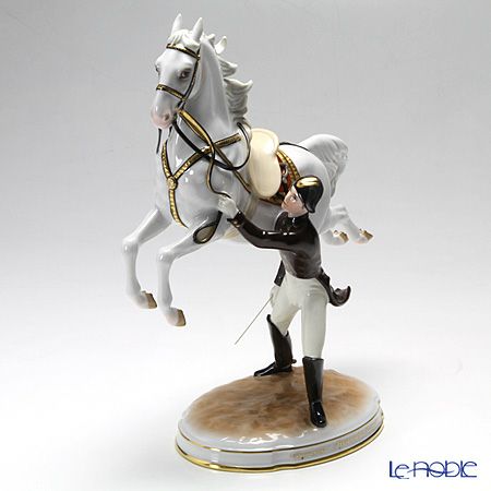 アウガルテン（AUGARTEN） フィギュリン（011210） スペイン乗馬学校 跳躍（カブリオレ） 30cm 1833