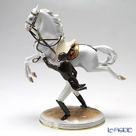 アウガルテン（AUGARTEN） フィギュリン（011210） スペイン乗馬学校 跳躍（カブリオレ） 30cm 1833