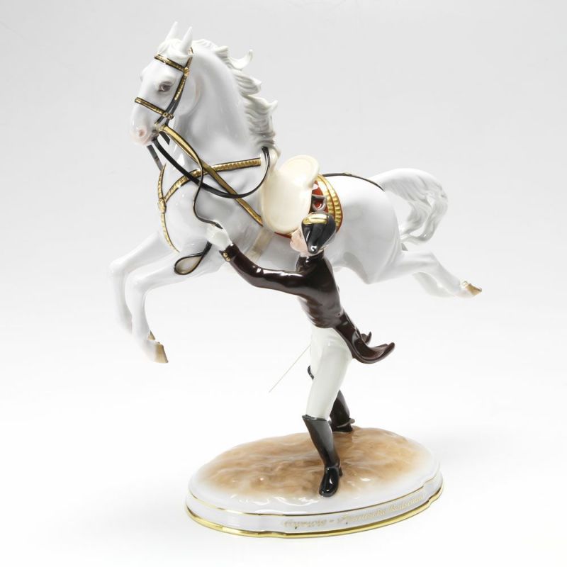 アウガルテン（AUGARTEN） フィギュリン（011210） スペイン乗馬学校 跳躍（カブリオレ） 30cm 1833