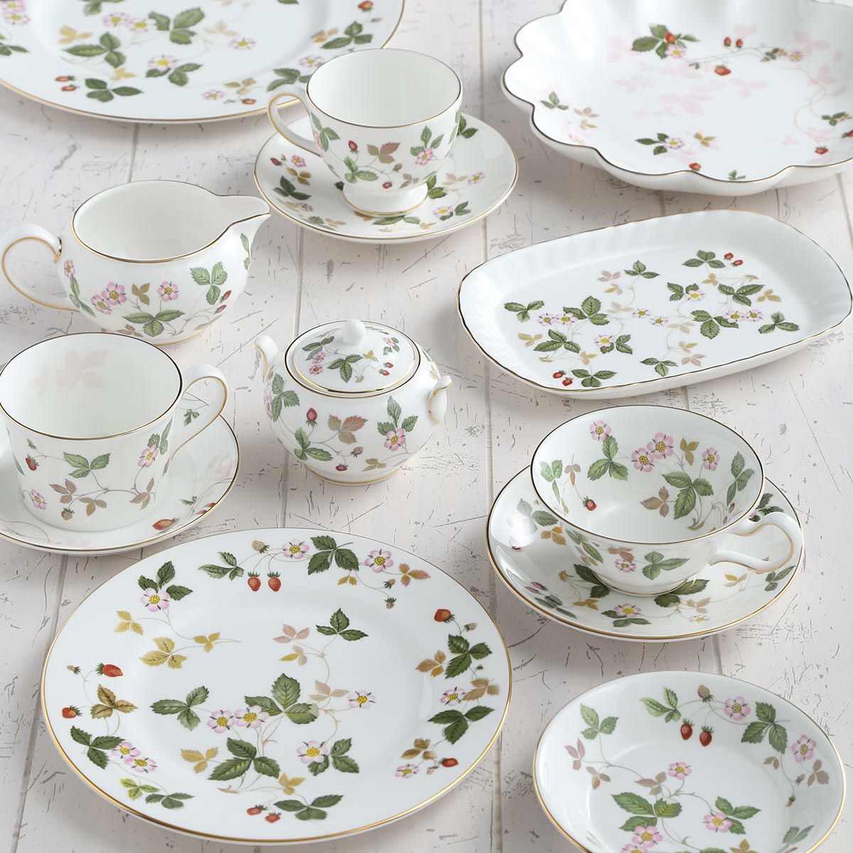 ウェッジウッド（Wedgwood） ワイルドストロベリー ティーカップ＆ソーサー（ピオニー）200ml