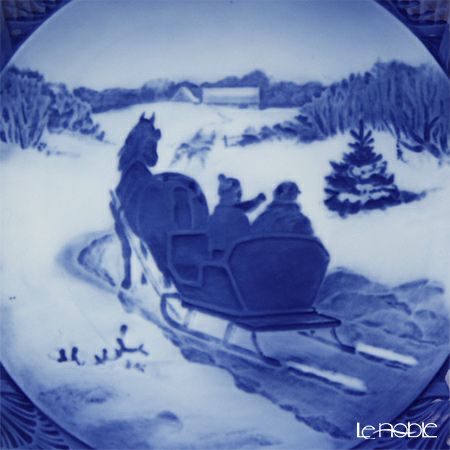 ロイヤルコペンハーゲン（Royal Copenhagen） イヤープレート 1964年／昭和39年 「クリスマスツリーをとってくる」