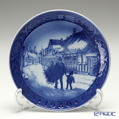 ロイヤルコペンハーゲン（Royal Copenhagen） イヤープレート 1980年／昭和55年 「クリスマスツリーを持って家へ」