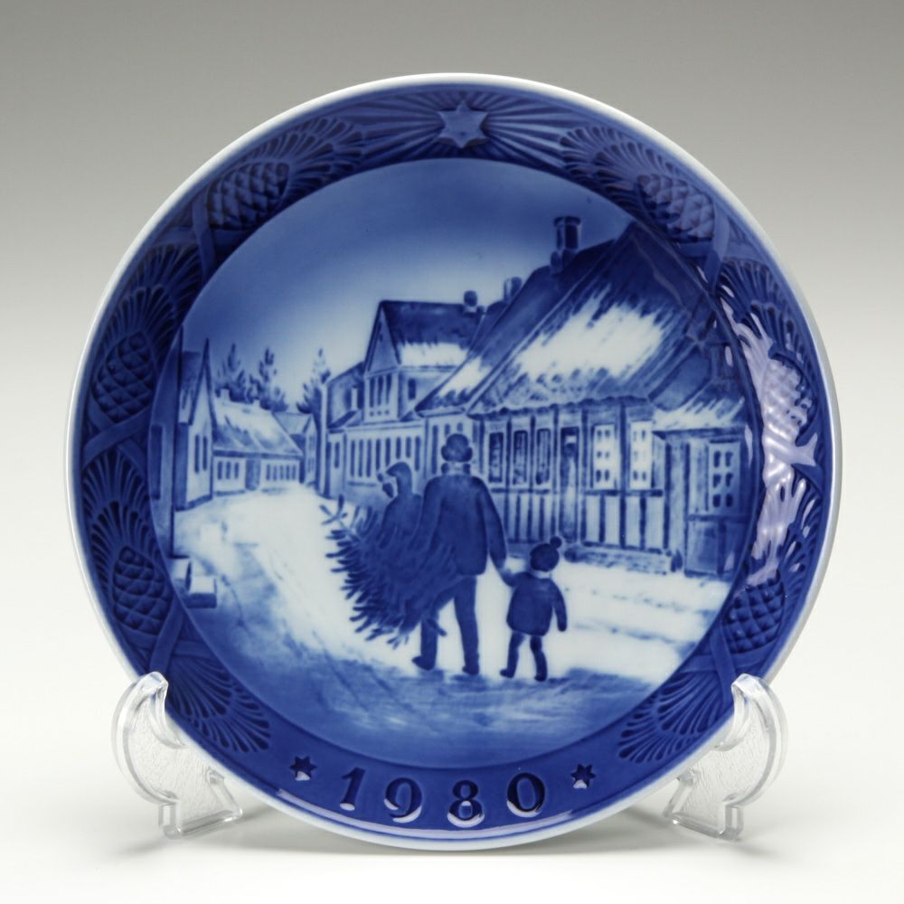 ロイヤルコペンハーゲン（Royal Copenhagen） イヤープレート 1980年／昭和55年 「クリスマスツリーを持って家へ」