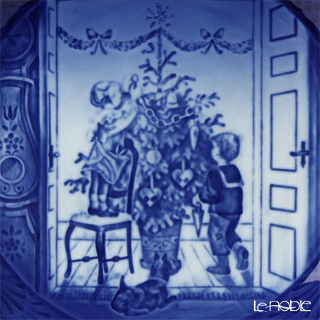 ロイヤルコペンハーゲン（Royal Copenhagen） イヤープレート 2000年／平成12年 「Trimming the Tree」