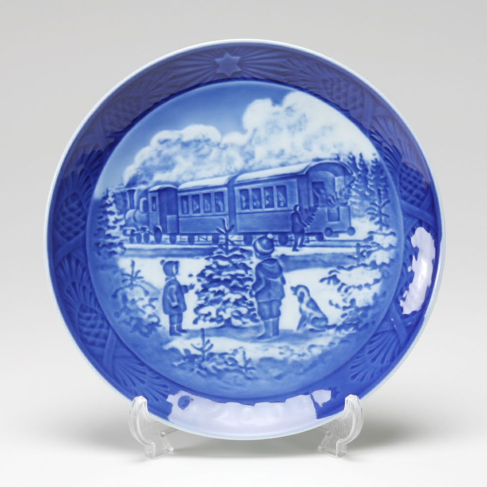 ロイヤルコペンハーゲン（Royal Copenhagen） イヤープレート 2004年／平成16年 「Awaiting the Christmas Train」