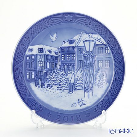 ロイヤルコペンハーゲン（Royal Copenhagen） イヤープレート 2018年 「CHRISTMAS TREE MARKET」