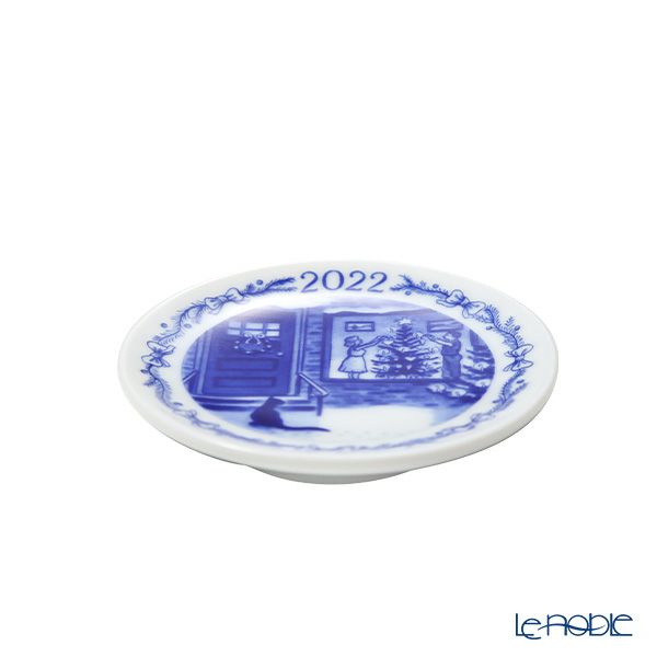 ロイヤルコペンハーゲン（Royal Copenhagen） ミニプラケット／ミニイヤープレート 2022年／令和4年 「DECORATING THE CHRISTMAS TREE」8cm 1422702／1062275