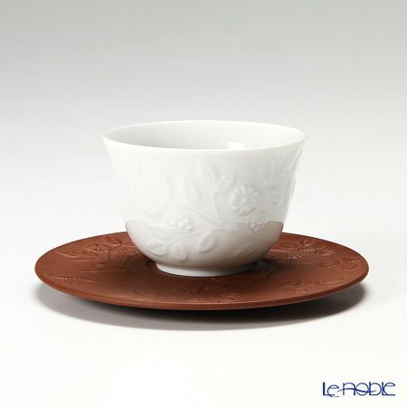 マイセン（Meissen） 歴代レリーフ 55954／85662 白磁カップ＆ベットガーセッ器ソーサー 1984年発表 小花模様