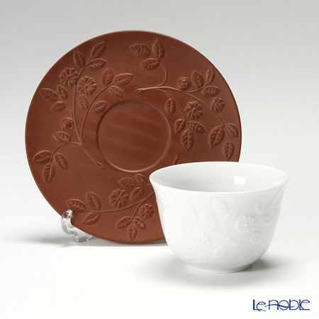 マイセン（Meissen） 歴代レリーフ 55954／85662 白磁カップ＆ベットガーセッ器ソーサー 1984年発表 小花模様