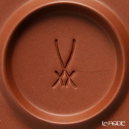 マイセン（Meissen） 歴代レリーフ 55954／85662 白磁カップ＆ベットガーセッ器ソーサー 1984年発表 小花模様