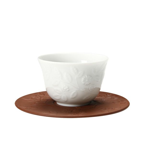 マイセン（Meissen） 歴代レリーフ 55954／85662 白磁カップ＆ベットガーセッ器ソーサー 1984年発表 小花模様